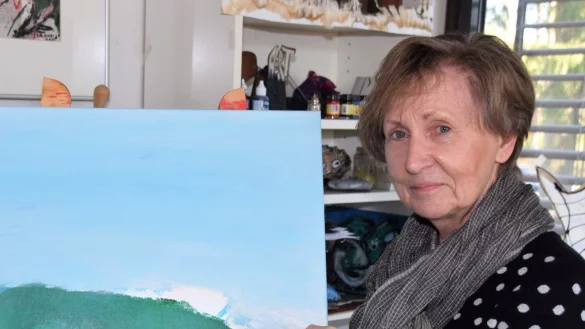 Adelheid Speer beschreibt mit leichten Pastellt&ouml;nen das Naturbild rings um die Bergstadt. - &copy; Horst Biere