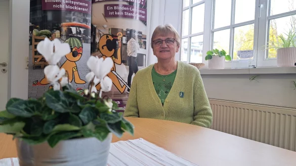 Danuta Feierabend ber&auml;t seit zehn Jahren sehbehinderte Menschen. - &copy; Carolin Brokmann-F&ouml;rster
