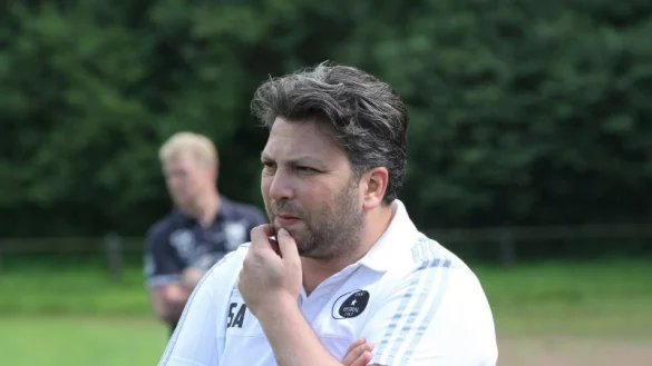 Sedat Akcay ist nicht mehr Trainer des Fußball -Bezirksligisten TSV Horn - © Sebastian Lucas