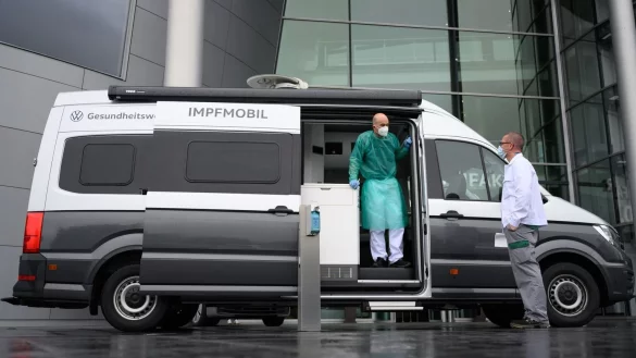 Impfmobil - &copy; Foto: Robert Michael/dpa-Zentralbild/dpa