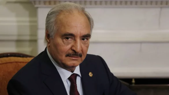 Chalifa Haftar - &copy; Foto: Thanassis Stavrakis/AP/dpa
