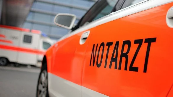 Der Beifahrer wurde bei dem Unfall schwer verletzt. - &copy; dpa