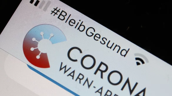 Die Corona-Warn-App auf einem Smartphone - &copy; Foto: Oliver Berg/dpa