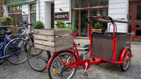 Lastenfahrrad in Berlin - &copy; Foto: Christophe Gateau/dpa