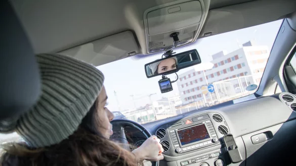 Dashcam an Bord - &copy; Foto: Christin Klose
