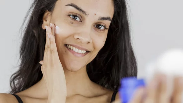 Anti-Aging-Creme - &copy; Foto: Monique W&uuml;stenhagen/dpa-tmn