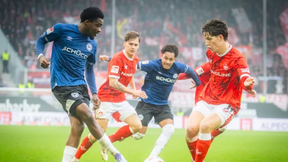 Benjamin Boakye (l.) und Thadd&auml;us Momuluh (Mitte) haben beim Marktwert eine magische Grenze &uuml;bersprungen. - &copy; Sarah Jonek