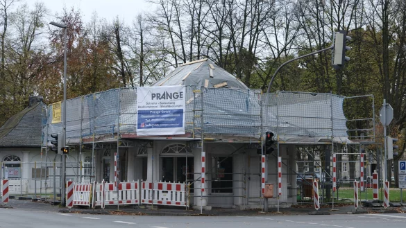 Der Pavillon an der Ecke Paulinen-/Bismarckstraße ist der erste, der saniert wird. Allerdings verzögern sich die Arbeiten, weil Probleme aufgetaucht sind. - © Sven Koch
