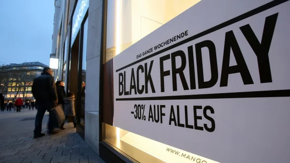 Black Friday - &copy; Foto: Bodo Marks/dpa