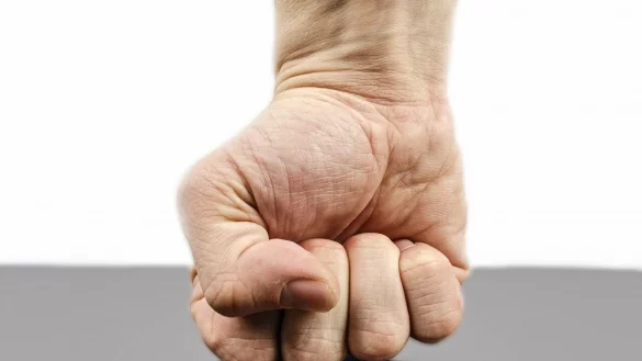 Ein 84-Jähriger hat einem 77-Jährigen einen Faustschlag verpasst. - © Symbolbild: Pixabay