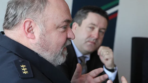 Versetzt: Polizeidirektor Bernd Stienkemeier arbeitet k&uuml;nftig f&uuml;rs Landesamt f&uuml;r Ausbildung, Fortbildung und Personalangelegenheiten der Polizei. Landrat Dr. Axel Lehmann will das Vertrauen in die Polizei zur&uuml;ckgewinnen. - &copy; Archivfoto: Vera Gerstendorf-Welle