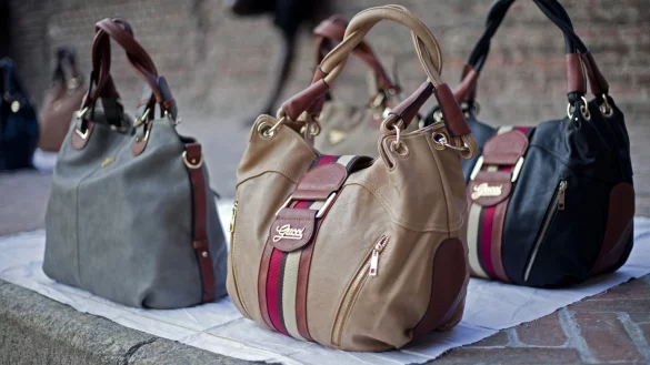 Gef&auml;lschte Waren - &copy; Foto: picture alliance / dpa