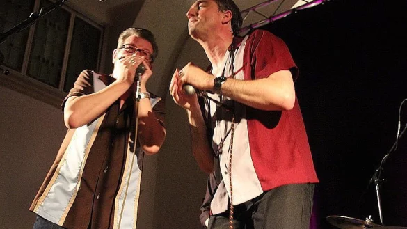 Der Gastgeber: Dieter Kropp (links) in seinem Element. - © Archivfoto: Schwabe