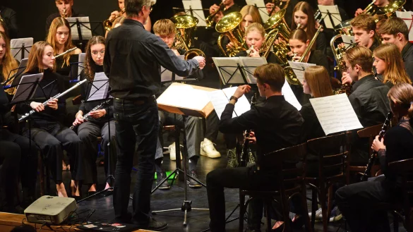 Die Big Band unter der Leitung von Johann Rieke begeisterte das Publikum. - © Nicole Ellerbrake