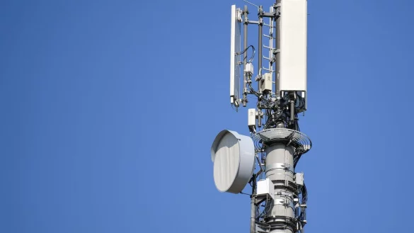 Mobilfunksendemast - &copy; Foto: Patrick Pleul/dpa