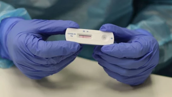 Jeder B&uuml;rger darf nun mindestens einen Schnelltest pro Woche machen. - &copy; David Knapp/dpa