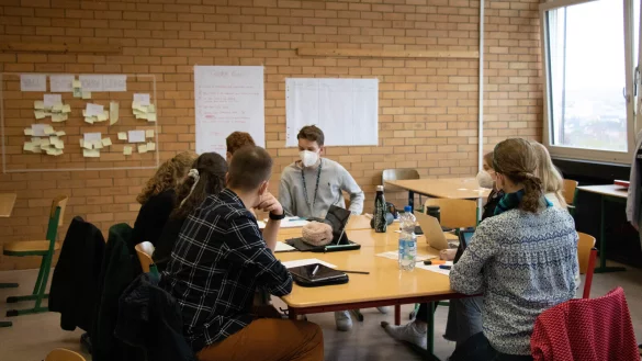 Das Europ&auml;ische Jugendparlament in Deutschland e.V. tagt an diesem Wochenende in Detmold. Vom 21. bis zum 24. April arbeiten neun Aussch&uuml;sse Resolutionen aus, &uuml;ber die in einer parlamentarischen Vollversammlung abgestimmt wird. - &copy; Europ&auml;ische Jugendparlament in Deutschland e.V.