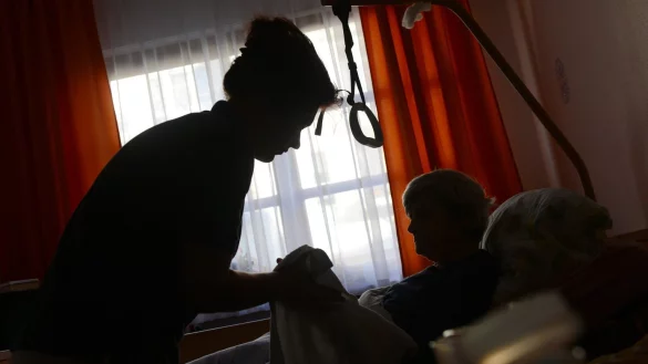 Pflege zu Hause - &copy; Foto: Jens Kalaene/dpa-Zentralbild/dpa