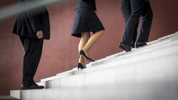 Noch immer haben es Frauen schwer, in F&uuml;hrungspositionen zu kommen. - &copy; picture alliance / photothek.de