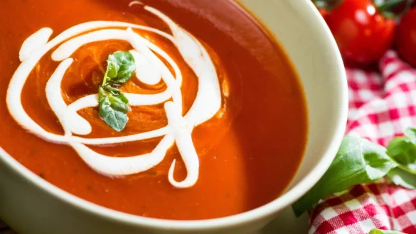 Tomatensuppe - &copy; Foto: Franziska Gabbert/dpa-tmn