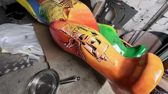 Der Buddy-B&auml;r liegt nach seiner Restauration noch im "Winterschlaf" im Keller des Baubetriebshofes und tr&auml;umt von seiner R&uuml;ckkehr auf den Kreisel am Hamburger Berg. - &copy; Seda Hagemann