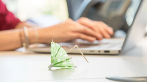 Reiser&uuml;cktrittsversicherung wegen Corona - &copy; Foto: Christin Klose/dpa-tmn