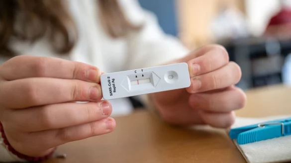 Corona-Selbsttest - &copy; Foto: Sebastian Gollnow/dpa