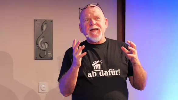 Seit 35 Jahren gehört der gebürtige Mindener zum Urgestein des deutschen Kabaretts. - © Thomas Krügler