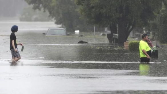 &Uuml;berflutete Stra&szlig;en - &copy; Foto: Rick Rycroft/AP/dpa