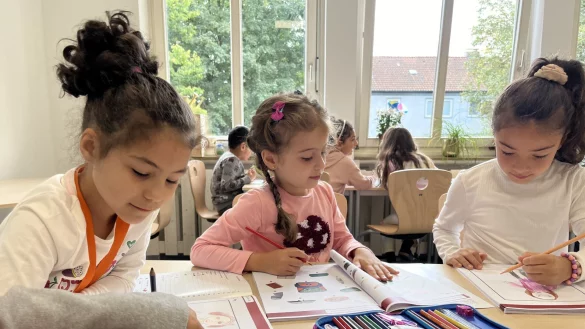 Erstkl&auml;ssler der Grundschule Sieker w&auml;hrend der sogenannten Lernzeit. - &copy; Christina Niehaus