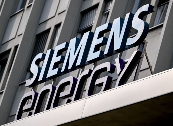 Siemens Energy liefert künftig vier Konverter-Anlagen für das Ostsee-Energie-Projekt «Bornhorlm Energy Island». (Archivbild) - © Britta Pedersen/dpa