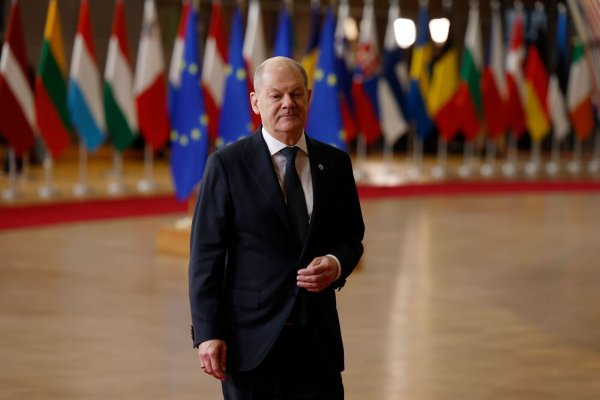 Für Bundeskanzler Scholz muss die EU-Kommission einen Weg finden, dass Strafzahlungen nicht die Liquidität der Unternehmen beeinträchtigt. - © Geert Vanden Wijngaert/AP/dpa