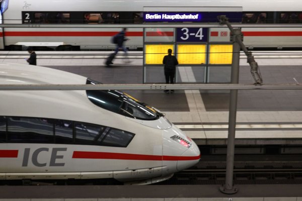 Ab Dezember gilt bei der Deutschen Bahn ein neuer Fahrplan - unter anderem mit der Verbindung Berlin-Paris. (Archivfoto) - © Hannes P. Albert/dpa