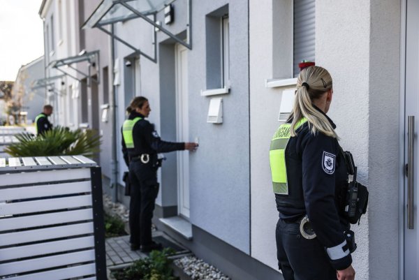 Für die Entschärfung einer Bombe gab es in Köln eine große Evakuierungsaktion. - © Oliver Berg/dpa