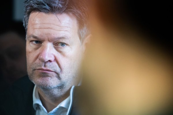 Grünen-Chef und Bundesminister für Wirtschaft und Klimaschutz: Robert Habeck. - © Christoph Soeder/dpa