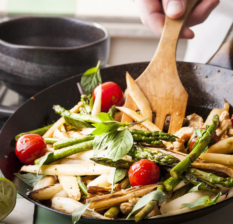 Mit Spargel lassen sich tolle, kalorienarme Gerichte zubereiten